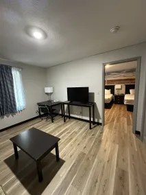 Days Inn and Suites by Wyndham Sikeston - Chambre