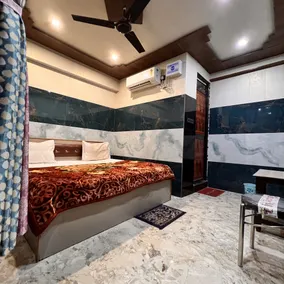 Hotel Raghunandan Inn Near Shri Ram Janmabhoomi - Room