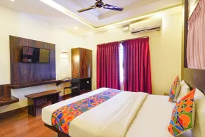 FabHotel Royal Wood Premier -Nr Domlur - Rom