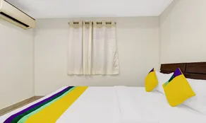 Itsy Hotels Infinity, Hitech City - Room