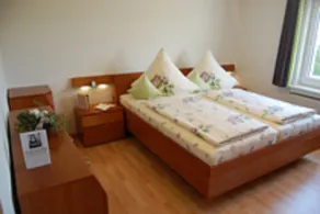 Kinderfreundliche Ferienwohnung mit Terrasse, Grill und Garten | Bergblick - Zimmer