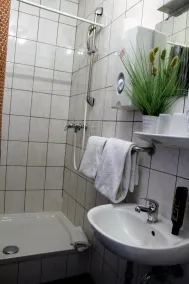 Hotel Drei Kronen - Bathroom