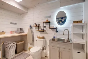 Spacious & Serene Lake Ridge Retreat w/ Game Room! - Interior