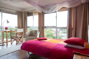 Q2 Bar & Guesthouse - Room