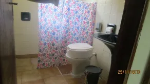 Casa Térrea Para Temporada - Bathroom