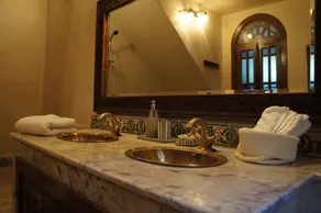 Riad Les Remparts De Fès - Room
