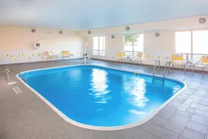 Fairfield Inn & Suites Peru - Piscine