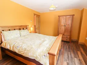 Lack Cottage - Room