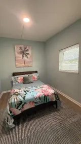 1 Bed Room Pool Steps to Beach - Room