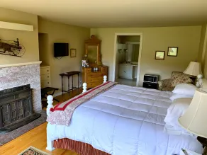 Lovett's Inn and Restaurant - Room