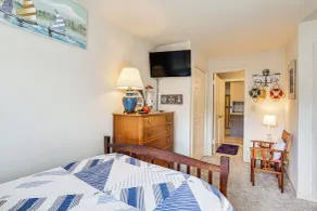 Lakefront Condo Indoor pool, sauna, & pickle ball! - Innenbereich