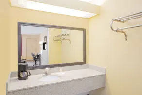 Days Inn by Wyndham Andalusia - Bad