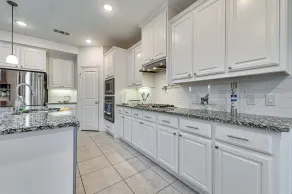 Near Lake & Family Fun! Spacious Oak Point Home - Interiør