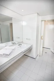 Park Plaza Suites Apartamentos - Salle de bain