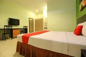 RedDoorz Plus @ Taman Siswa 2 - Værelse