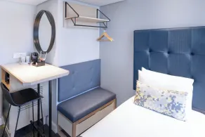 StayEasy Cape Town City Bowl - Room