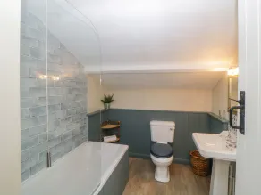 Crannacombe Farmhouse - Bathroom