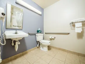 Microtel Inn & Suites by Wyndham Palm Coast I-95 - Bathroom
