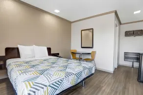 Motel 6-Red Bluff, CA - Chambre