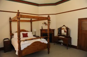 Cockburn House - Room