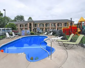 Econo Lodge at the Falls North - Piscine