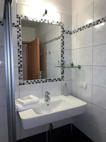 Hotel Restaurant Steinhägerquelle - Bathroom
