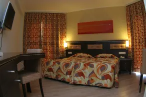 Livadhiotis City Hotel - Chambre