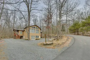 Hike, Swim & Ski: Home w/ Deck in Lackawaxen - Interiør