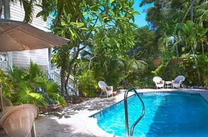 Coco Plum Inn - Pool