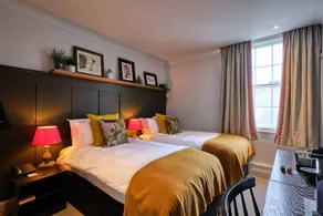 The Bulls Head Hotel - Room