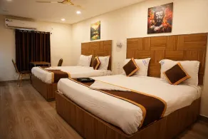 Hotel Savithas Grand - Quarto