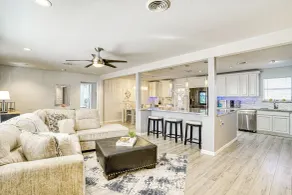 Patio & Fenced Yard: Newly Renovated Hurst Home! - Intérieur