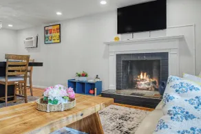 3 Mi to Talcott Mtn! Family Home w/ Yard & Grill - Interior