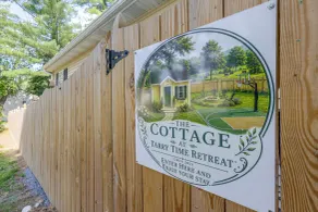 Porch & Fire Pit Access! Quiet Broadway Cottage - Interiör