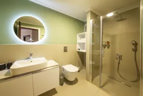 Lantana Aparts - Bathroom