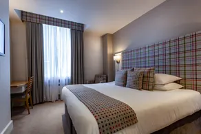 White Hart Hotel & Apartments - Room