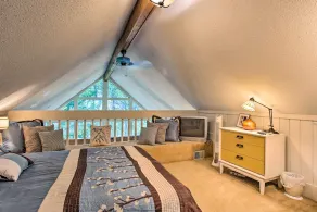 Keowee Keys Home w/ Mountains View & Lake Access! - Interior