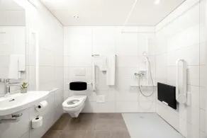 Hine Adon Avenches A2 Hotel Aparthotel with Tea room - Self Checkin - Badezimmer