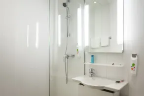 ibis Orly Chevilly Tram 7 - Salle de bain
