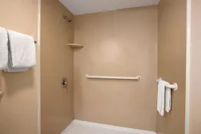Super 8 by Wyndham Rahway/Newark - Salle de bain