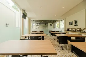 RedDoorz Plus near Lippo Mall Kemang 2 - Restaurant