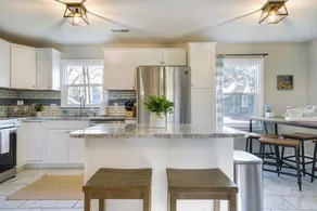 Sunny Family Home, 3 Mi to High Point Market! - Innvendig