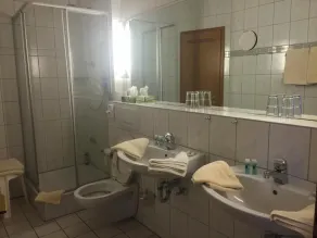 Hotel Zur Buche 24h Check-in, Free - Baño