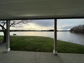Island Pond Country Inn (Formerly the Lakefront Inn & Motel) - Ausblick vom Zimmer