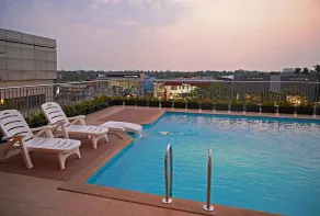 Tribute Royale - Piscine
