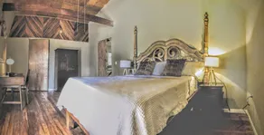 Sugar's Monkey - Room