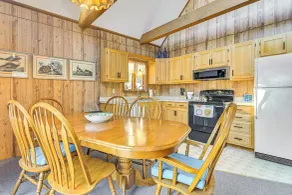 Private Lakefront & Boat Launch! Maine Family Home - Interiør