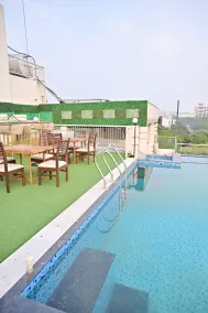 Moistin Hotel - Piscina