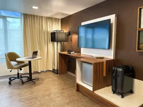 Howard Johnson Hotel - Quito La Carolina - Habitación