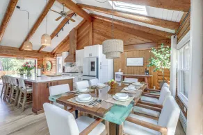 Deck, Sauna & Fire Pits: Upscale Belle Mead Cabin - Interiør